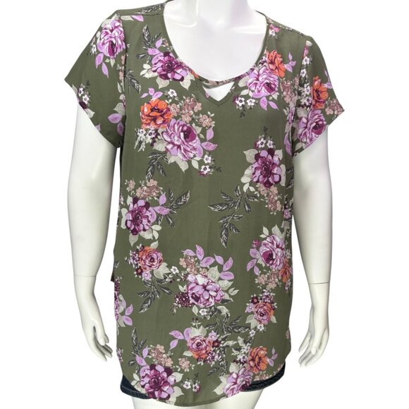 Torrid Womens Top Keyhole Cutout Georgette Blouse Green Floral Plus Size 2 | 2X - Picture 2 of 14